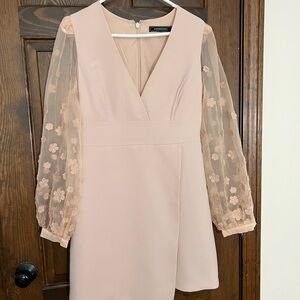 Bcbg cocktail dress light peach color very good condition